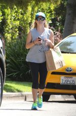 REESE WITHERSPOON Leaves Kreation Cafe in Brentwood 09/05/2016