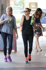 REESE WITHERSPOON Out in Los Angeles 09/21/2016