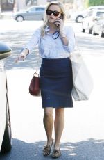 REESE WITHERSPOON Out and About in Los Angeles 09/16/2016