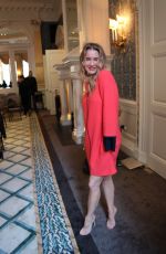 RENNE ZELLWEGER at 