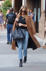 ROSIE HUNTINGTON-WHITELEY Leaves Her Apartment in New York 09/16/2016