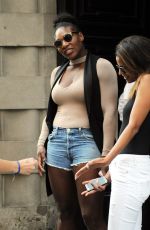 SERENA WILLIAMS Out for Lunch in Milan 09/20/2016