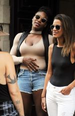SERENA WILLIAMS Out for Lunch in Milan 09/20/2016