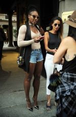 SERENA WILLIAMS Out for Lunch in Milan 09/20/2016