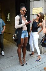SERENA WILLIAMS Out for Lunch in Milan 09/20/2016