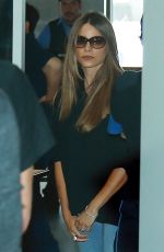 SOFIA VERGARA Arrives at LAX Airport in Los Angeles 09/19/2016