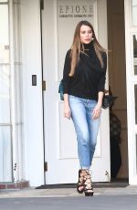 SOFIA VERGARA Leaves Epione Skin Care Clinic in Beverly Hills 08/31/2016