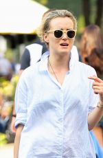 TAYLOR SCHILLING Out Shopping in New York 09/12/2016