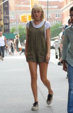 TAYLOR SWIFT Out and About in New York 08/31/2016