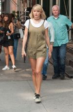 TAYLOR SWIFT Out and About in New York 08/31/2016