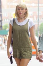 TAYLOR SWIFT Out and About in New York 08/31/2016