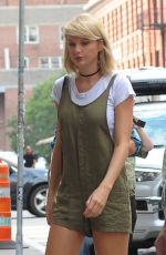 TAYLOR SWIFT Out and About in New York 08/31/2016