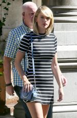 TAYLOR SWIFT Out and About in New York 09/14/2016