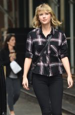 TAYLOR SWIFT Out and About in New York 09/28/2016