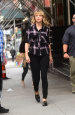 TAYLOR SWIFT Out and About in New York 09/28/2016
