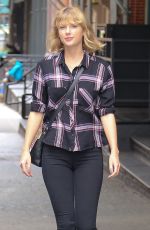 TAYLOR SWIFT Out and About in New York 09/28/2016