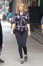 TAYLOR SWIFT Out and About in New York 09/28/2016
