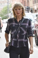 TAYLOR SWIFT Out and About in New York 09/28/2016