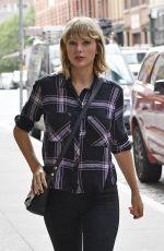 TAYLOR SWIFT Out and About in New York 09/28/2016