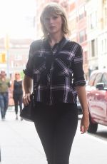 TAYLOR SWIFT Out and About in New York 09/28/2016