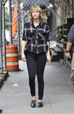 TAYLOR SWIFT Out and About in New York 09/28/2016