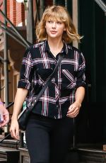 TAYLOR SWIFT Out and About in New York 09/28/2016