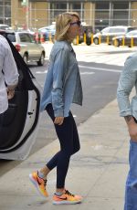 TAYLOR SWIFT Outside Her Gym in New York 08/31/2016