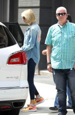 TAYLOR SWIFT Outside Her Gym in New York 08/31/2016