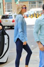 TAYLOR SWIFT Outside Her Gym in New York 08/31/2016