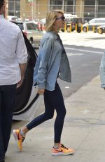 TAYLOR SWIFT Outside Her Gym in New York 08/31/2016