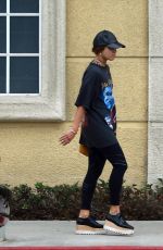 VANESSA HUDGENS and Austin Butler Out in Los Angeles 09/20/2016