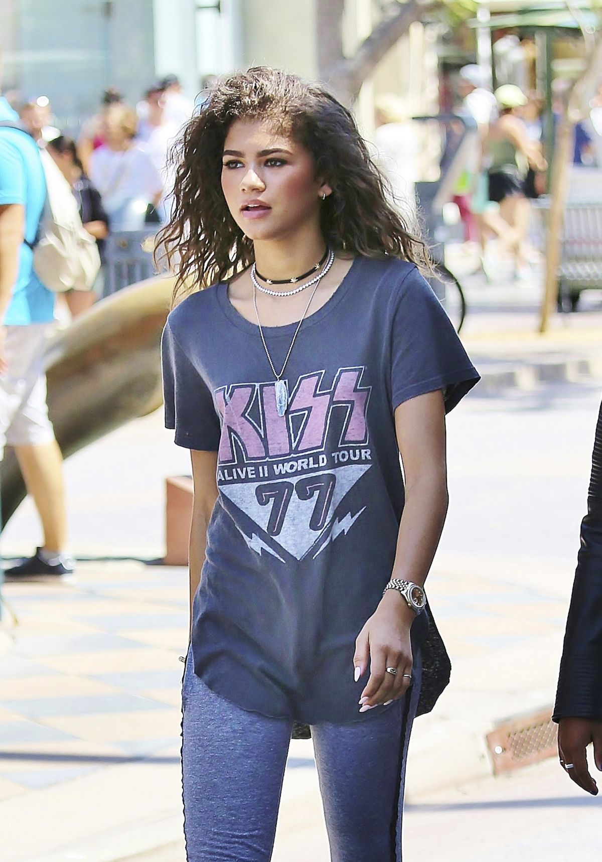 ZENDAYA COLEMAN Out and About in Los Angeles 09/03/2016 – HawtCelebs