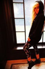 AVRIL LAVIGNE for Pins to Kill, 10/31/2016