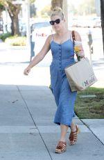 BUSY PHILIPPS Out and About in Los Angeles 10/20/2016