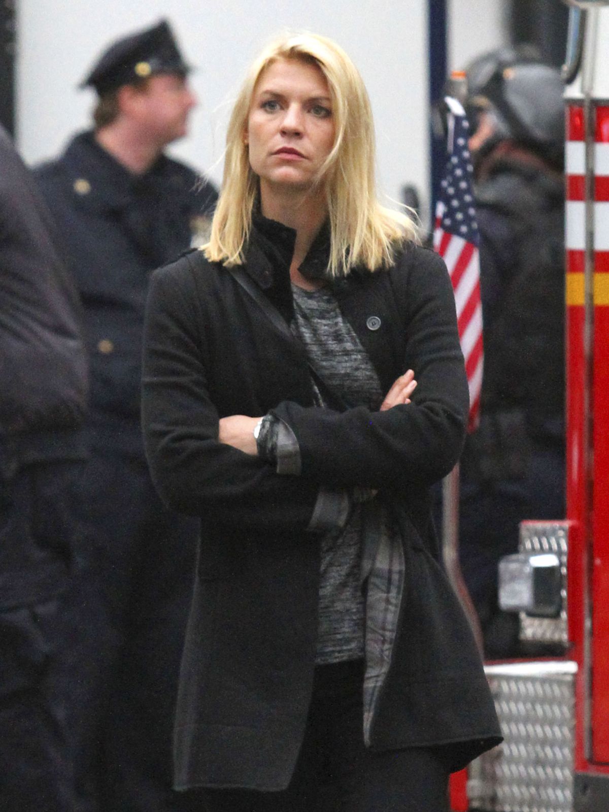 CLAIRE DANES on the Set of CLAIRE DANES on the Set of