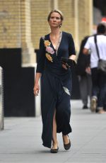 CYNTHIA NIXON on the Set of 