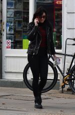 DAISY LOWE Leaves a Pharmacy in London 10/20/2016