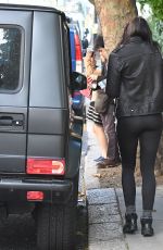 DAISY LOWE Leaves a Pharmacy in London 10/20/2016
