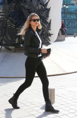 DOUTZEN KROES Out and About in Paris 10/03/2016