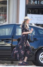 ELIZABETH OLSEN Out Shopping in Los Angeles 10/09/2016