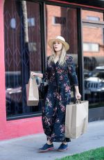 ELIZABETH OLSEN Out Shopping in Los Angeles 10/09/2016