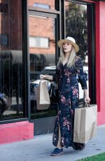 ELIZABETH OLSEN Out Shopping in Los Angeles 10/09/2016