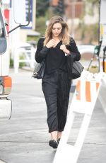 ELIZABETH OLSEN Shopping at Farmer