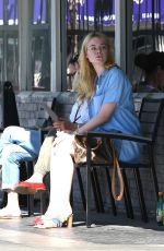 ELLE FANNING at Pinkberry Frozen Dessert Restaurants in Los Angeles 10/03/16