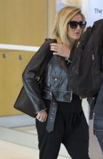 ELLIE GOULDING Arrives at Airport in Sydney 10/08/2016