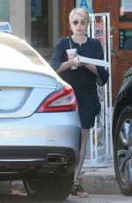 EMMA ROBERTS Picks up Some Lunch Out in Los Angeles 10/04/2016
