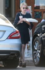 EMMA ROBERTS Picks up Some Lunch Out in Los Angeles 10/04/2016