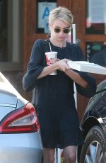 EMMA ROBERTS Picks up Some Lunch Out in Los Angeles 10/04/2016