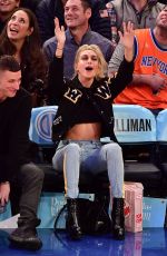 HAILEY BALDWIN at New York Knicks Game 10/29/2016