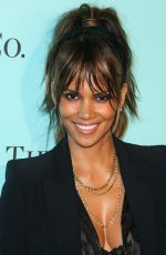 HALLE BERRY at Tiffany & Co Store Renovation Unveiling in Los Angeles 10/13/2016